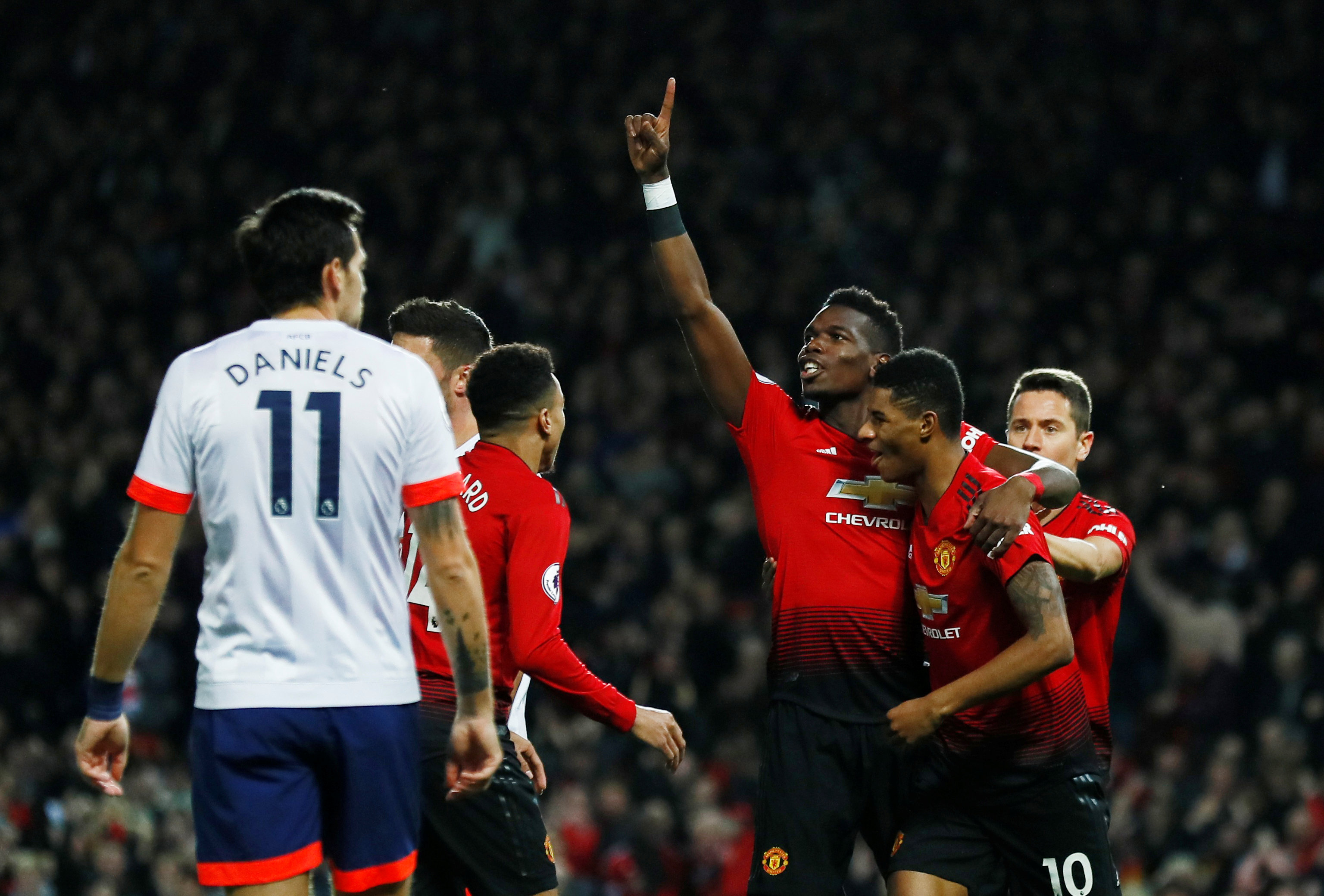 歲時踢入英 歲時踢入英